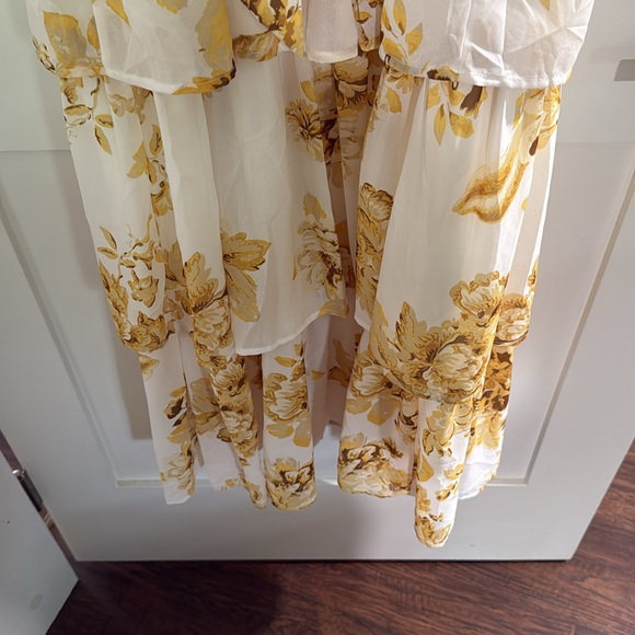 Bohme NWT white and yellow tiered dress. Size medium. - Picture 4 of 12